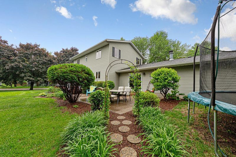 1525 21st Ave NW, Faribault, MN 55021