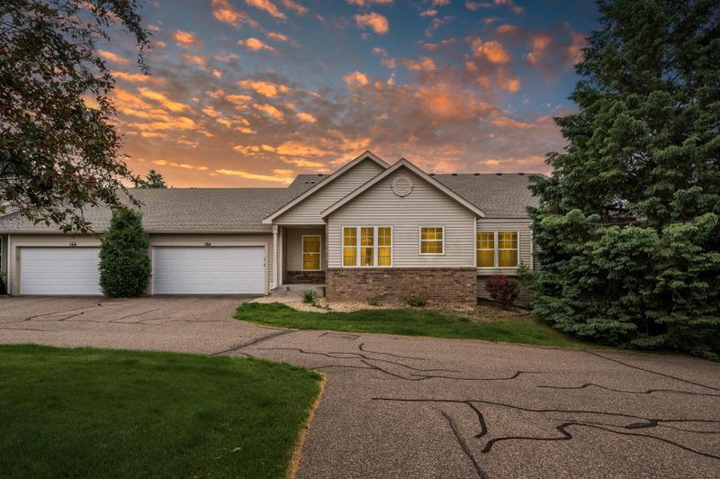 164 Wedgewood Dr, Mahtomedi, MN 55115