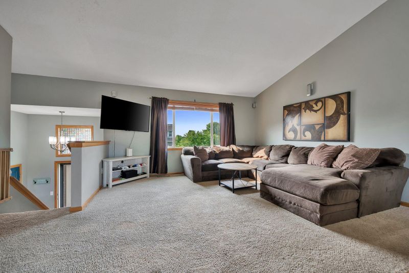 932 Aspen Ln, Montrose, MN 55363