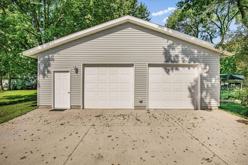 821 N Holcombe Ave, Litchfield, MN 55355