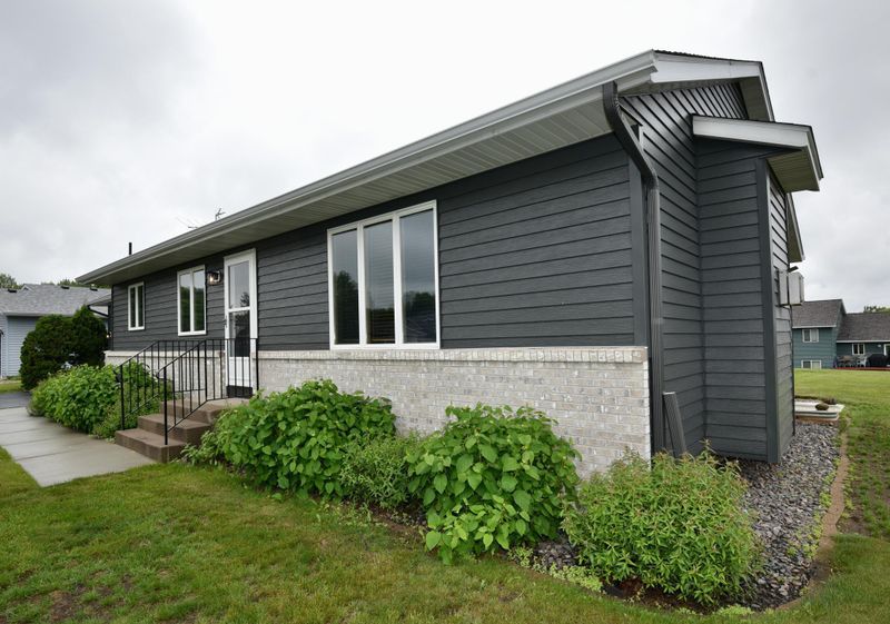 424 Stanley Dr, Foley, MN 56329