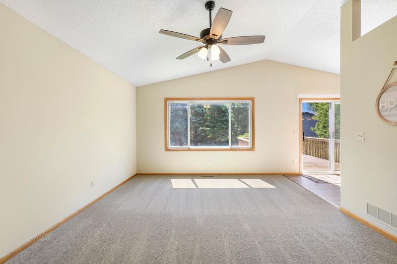16334 Glen Oaks Rd, Lakeville, MN 55044