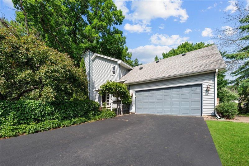 12065 Gantry Ln, Apple Valley, MN 55124