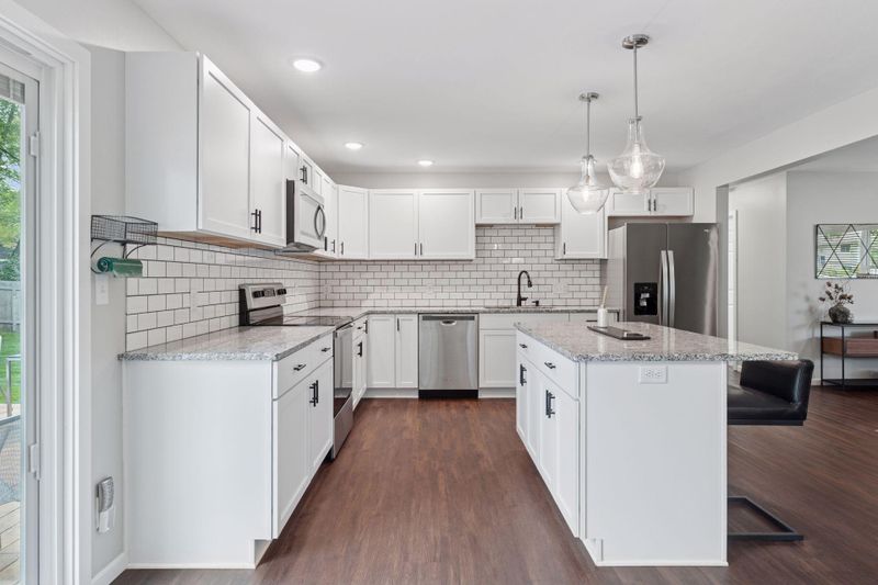 1763 Ridgewood Ave, White Bear Twp, MN 55110