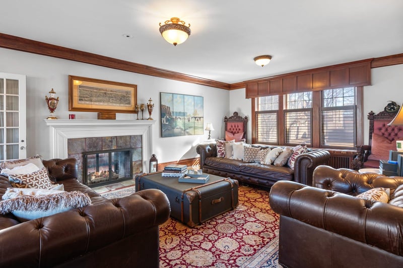 818 Summit Ave, Saint Paul, MN 55105