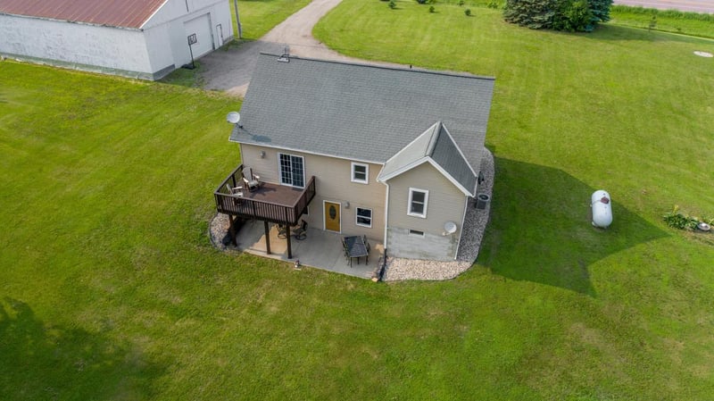 28145 390th St, Le Sueur, MN 56058