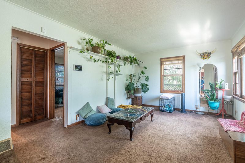 687 Jenks Ave, Saint Paul, MN 55106