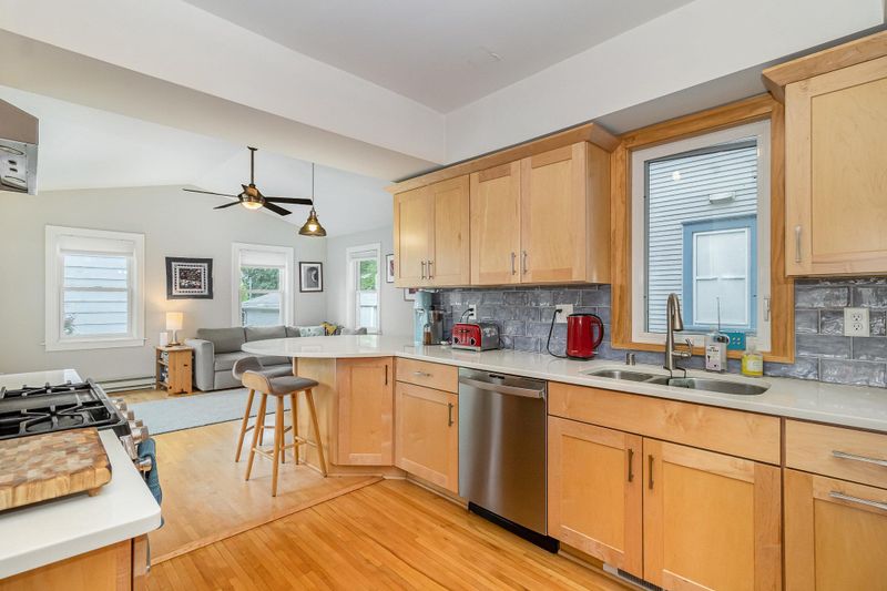 244 Macalester St, Saint Paul, MN 55105