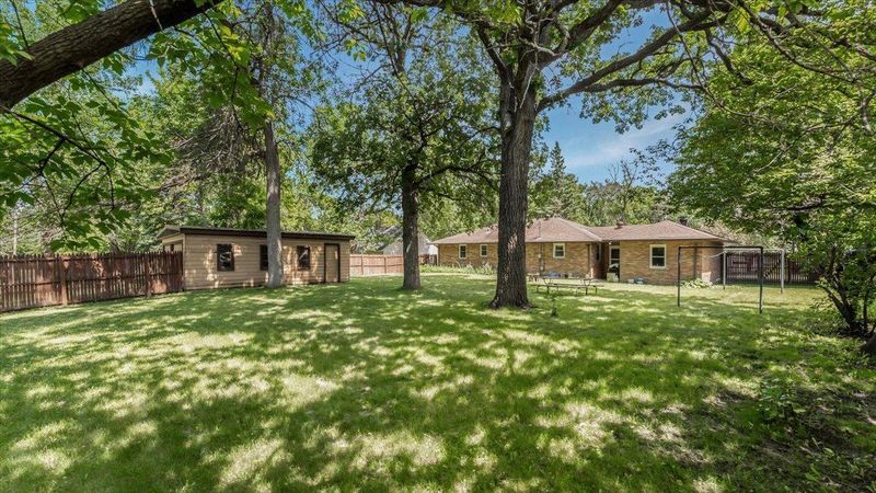 1220 Irving St, Alexandria, MN 56308