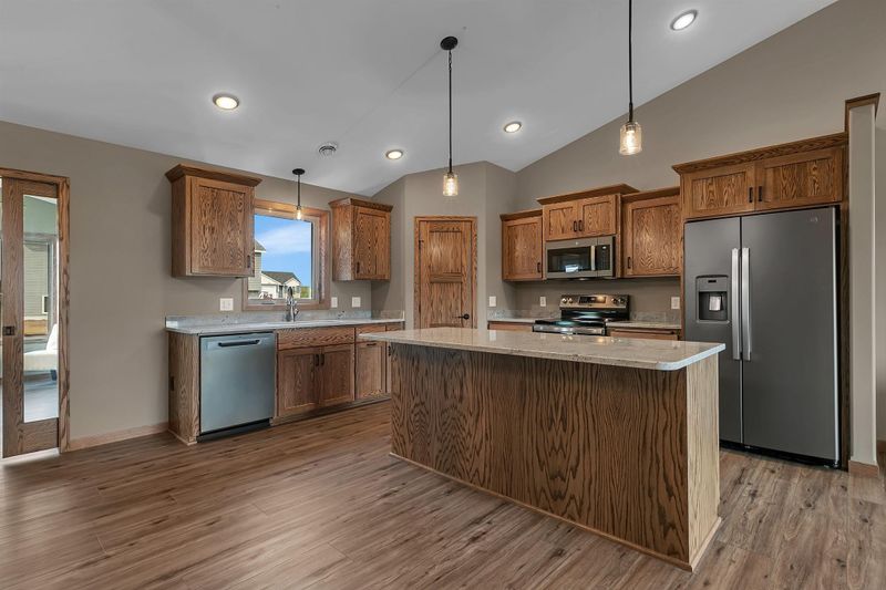 212 Woolgrass Way, Avon, MN 56310