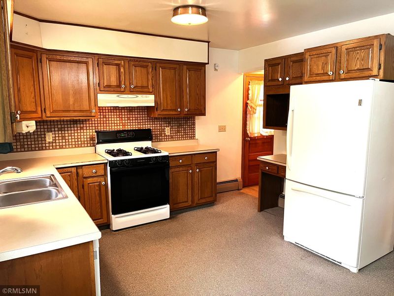 1277 Shakopee Ave E, Shakopee, MN 55379