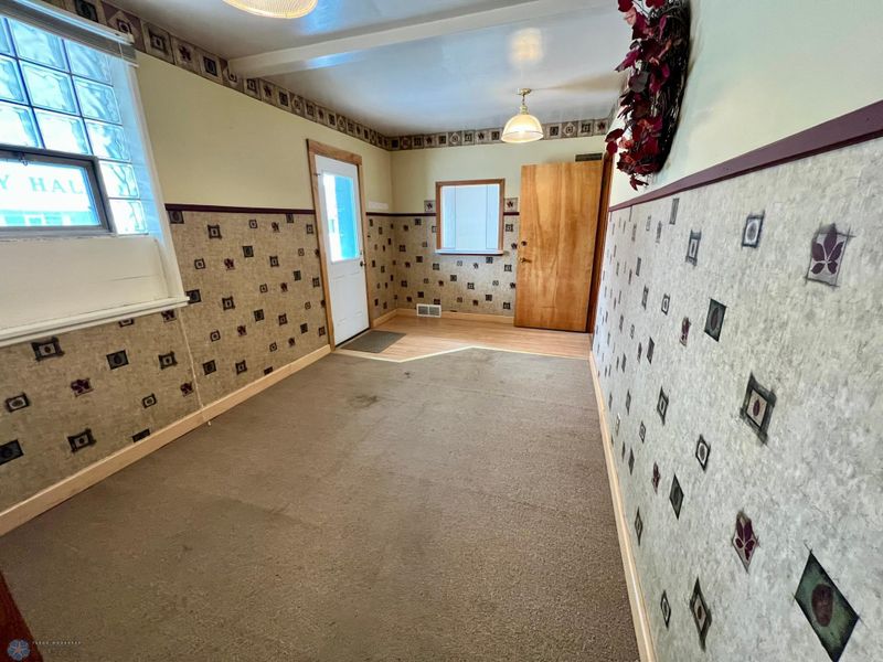 105 Front St N, Barnesville, MN 56514