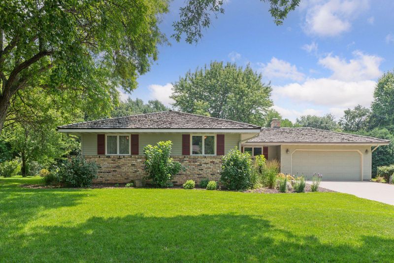 11109 Territorial Ct, Burnsville, MN 55337