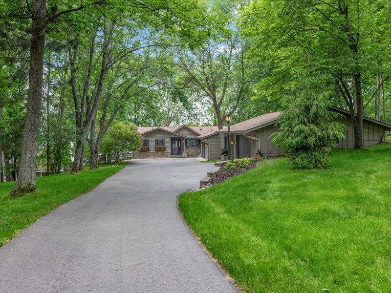 8543 Birchwood Hills Rd, Nisswa, MN 56468