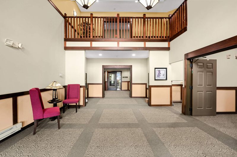5445 Boone Ave N #114, New Hope, MN 55428