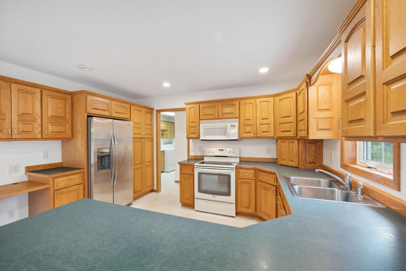1614 Mcleod Ave N, Glencoe, MN 55336