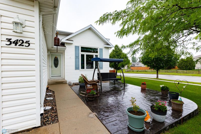 3425 39th St S, Moorhead, MN 56560