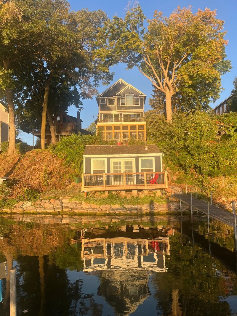 3100 Island View Dr, Mound, MN 55364