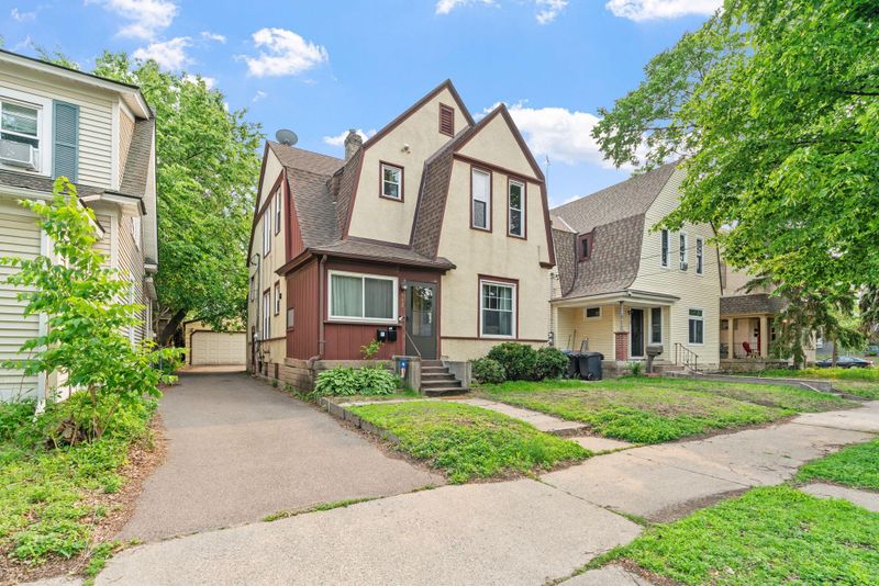 662 24th Ave NE, Minneapolis, MN 55418