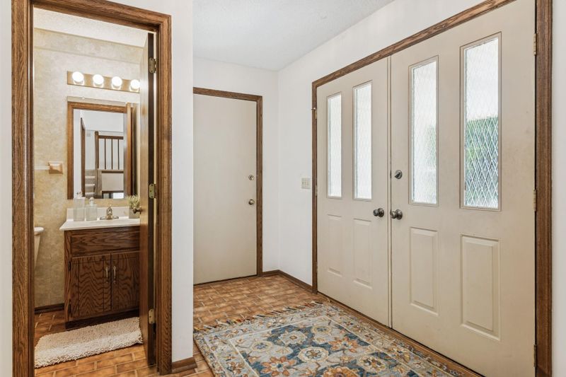 6865 Tartan Curve, Eden Prairie, MN 55346