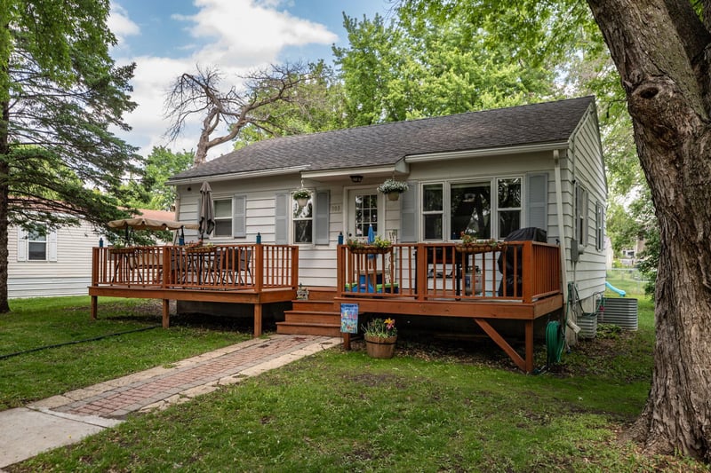 303 E 2nd St, Lyle, MN 55953