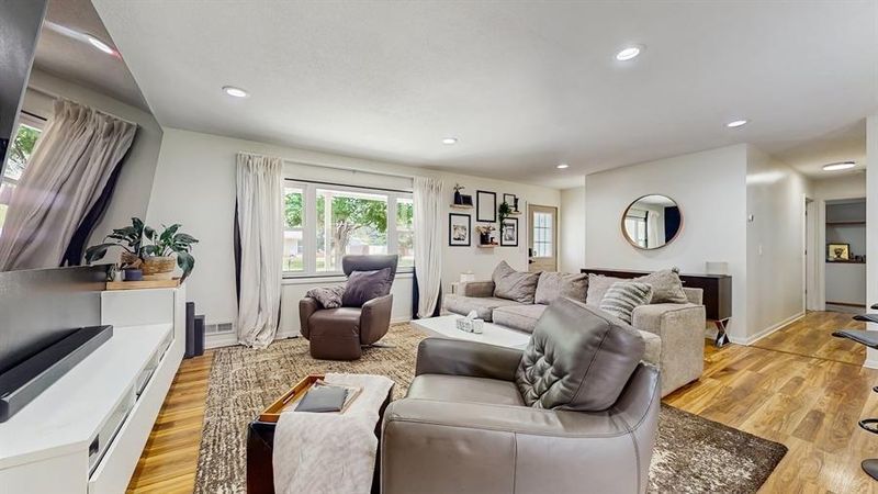 8186 Hames Rd S, Cottage Grove, MN 55016