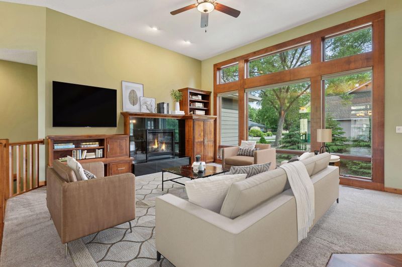 528 Park Pl, Vadnais Heights, MN 55127