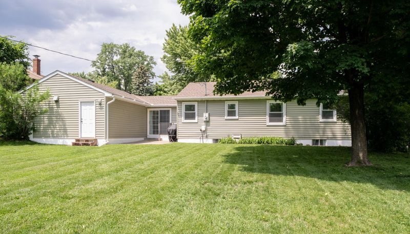 1284 Lealand Rd E, Maplewood, MN 55109