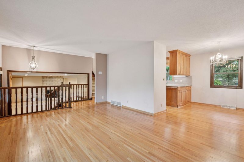 3696 Sun Ter, White Bear Lake, MN 55110