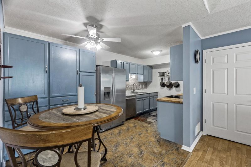 1538 Mcintosh Cir, Shakopee, MN 55379