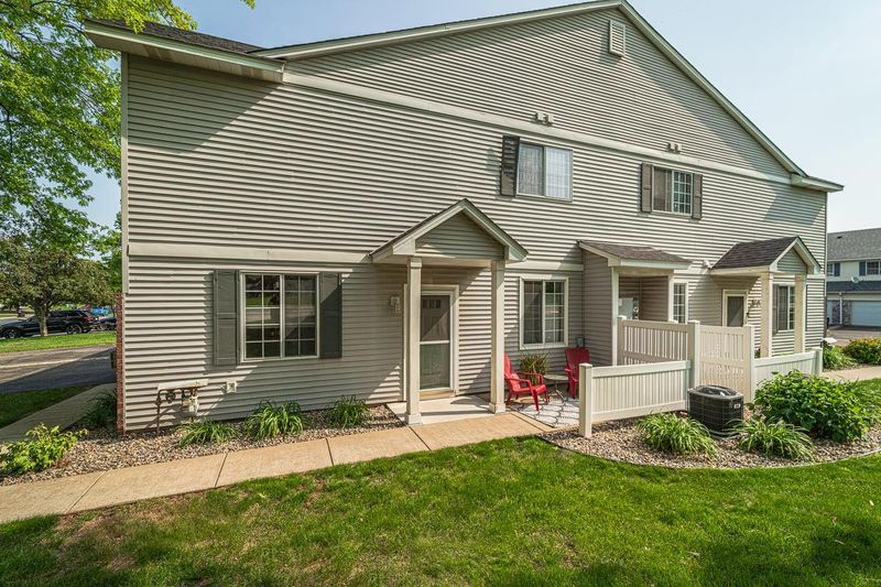 1667 Brittany Dr, Shakopee, MN 55379