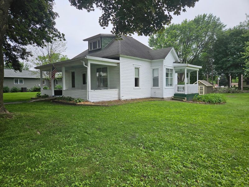 718 Broadway Ave, Wabasha, MN 55981