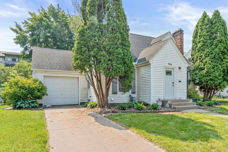 404 Johnson Pw, Saint Paul, MN 55106