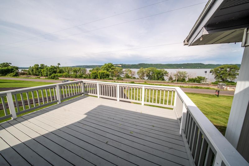 32081 Lakeview Dr, Lake City, MN 55041