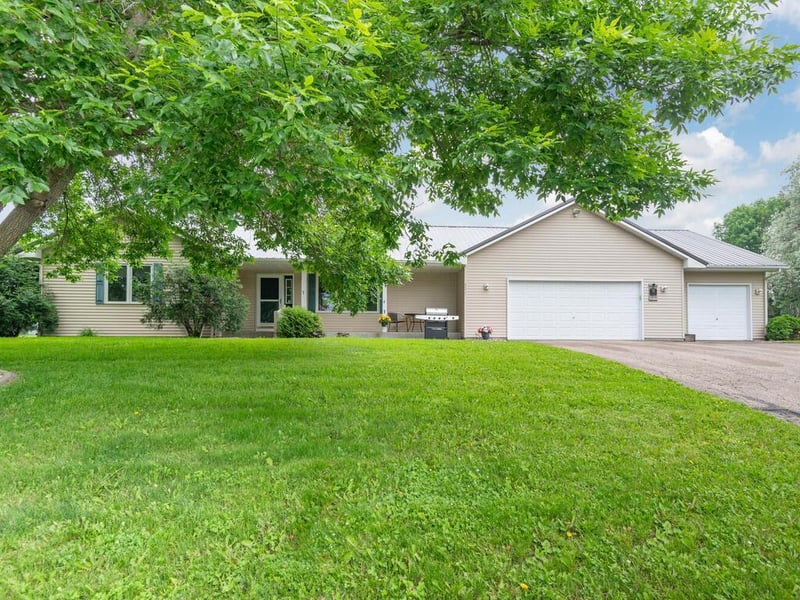 471 Brad St, Hamburg, MN 55339