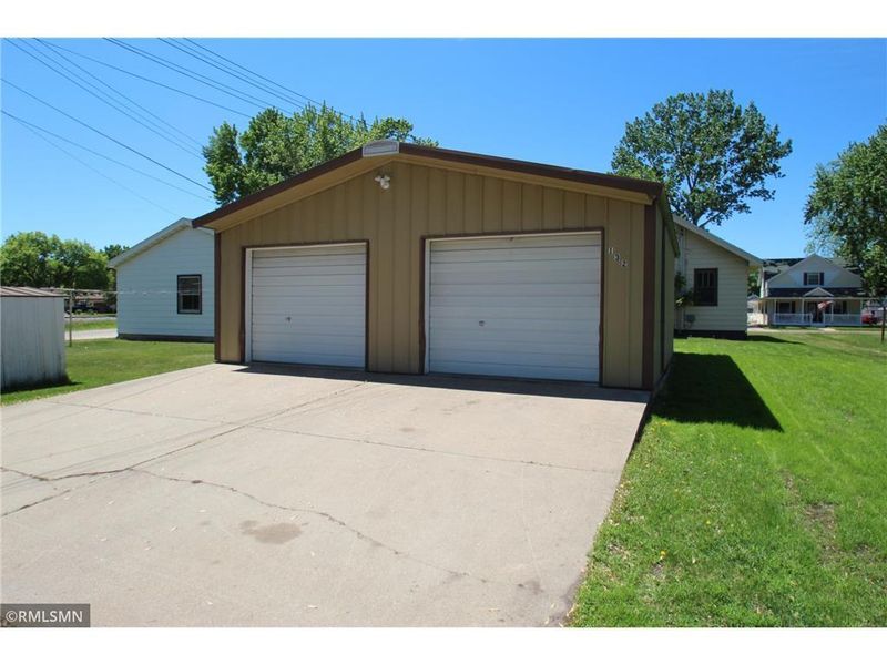 132 4th Ave N, Waite Park, MN 56387