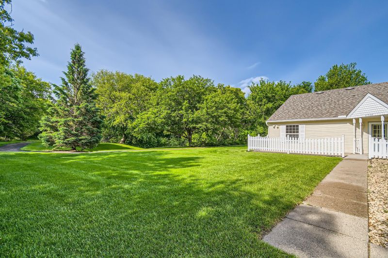 6928 Inverness Trl, Inver Grove Heights, MN 55077