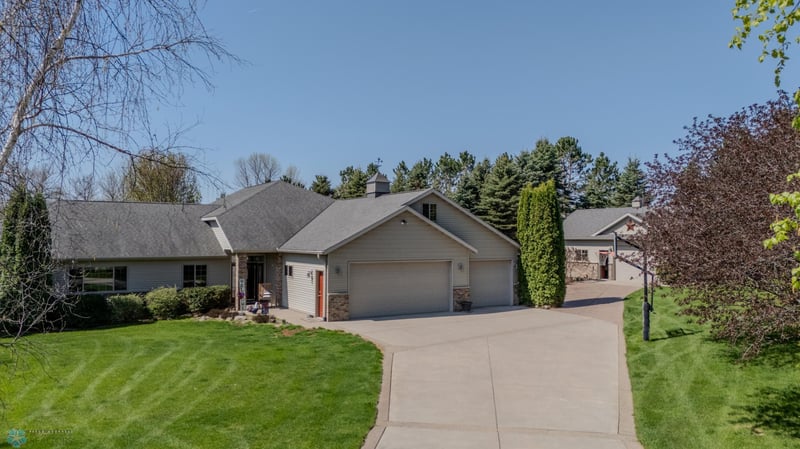 38481 Deer Ct, Sartell, MN 56377