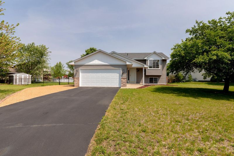 217 Hickory Ln E, Shakopee, MN 55379