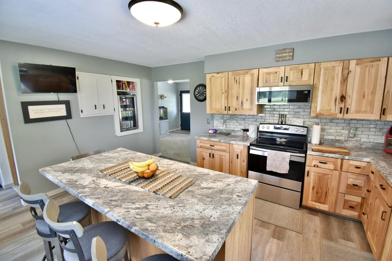 101 Poplar Ave, Lowry, MN 56349