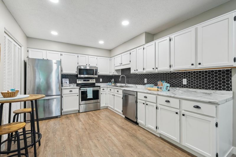 2443 Wimbledon Bay, Woodbury, MN 55125