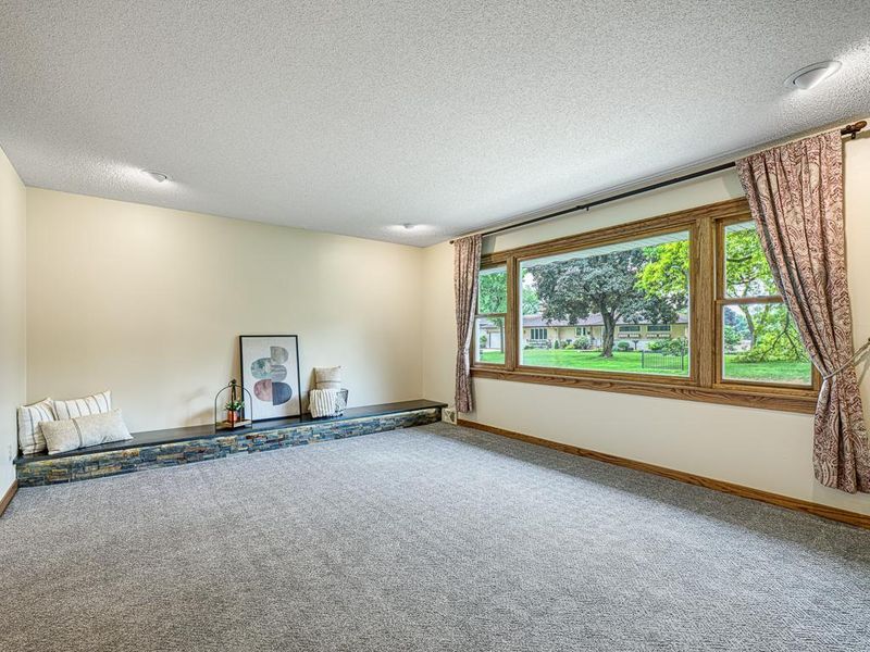 274 Yoho Dr, Anoka, MN 55303