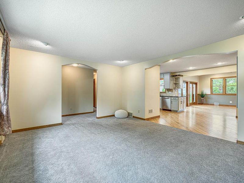 274 Yoho Dr, Anoka, MN 55303