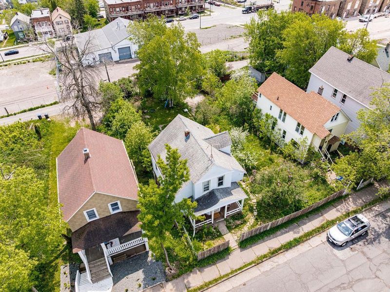 714 E 5th St, Duluth, MN 55805