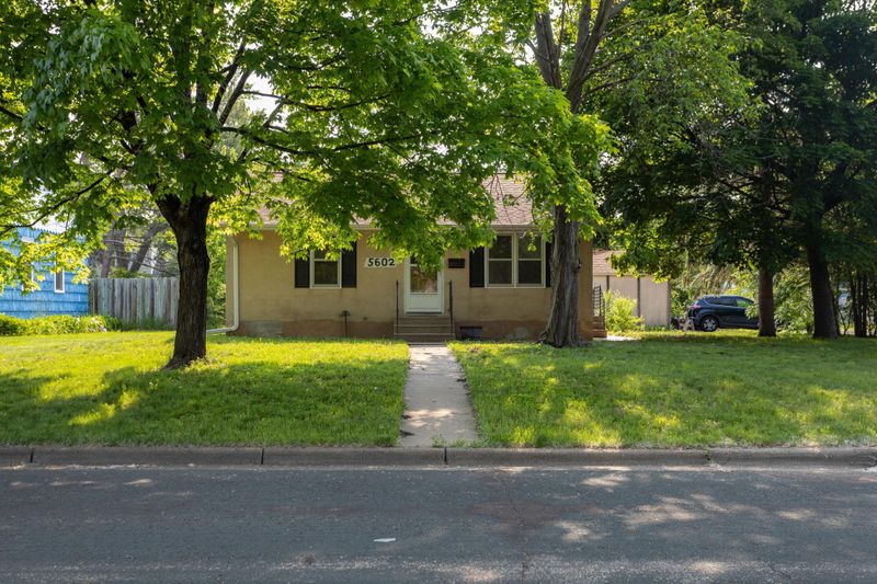 5602 Knox Ave N, Brooklyn Center, MN 55430