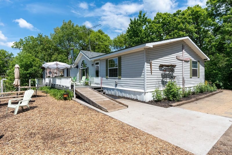 N1024 385th St, Maiden Rock, WI 54750