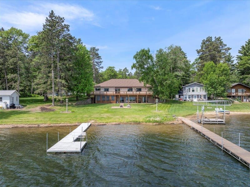 9174 Aloha Ln, Pequot Lakes, MN 56472