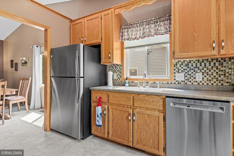 914 106th Ave NW, Coon Rapids, MN 55433