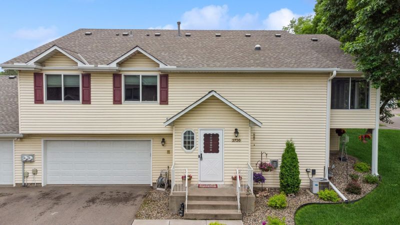 3726 Gershwin Ln N, Oakdale, MN 55128