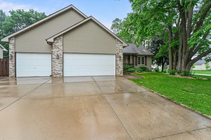 23106 Havelka Ct N, Forest Lake, MN 55025